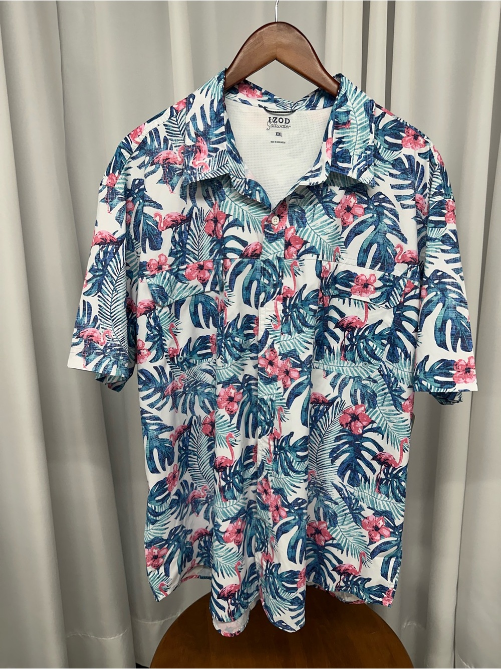 Izod saltwater Men’s Short-Sleeve Hawaiian Shirt with Blue Pink Flowers XXL